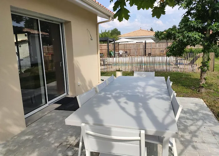2 Maisons De 3 Et 2 Chambres Avec Grande Piscine Commune