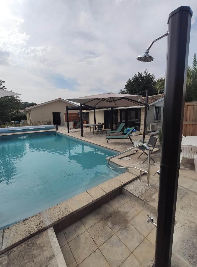 2 Maisons De 3 Et 2 Avec Grande Piscine Commune Ferienhaus *
