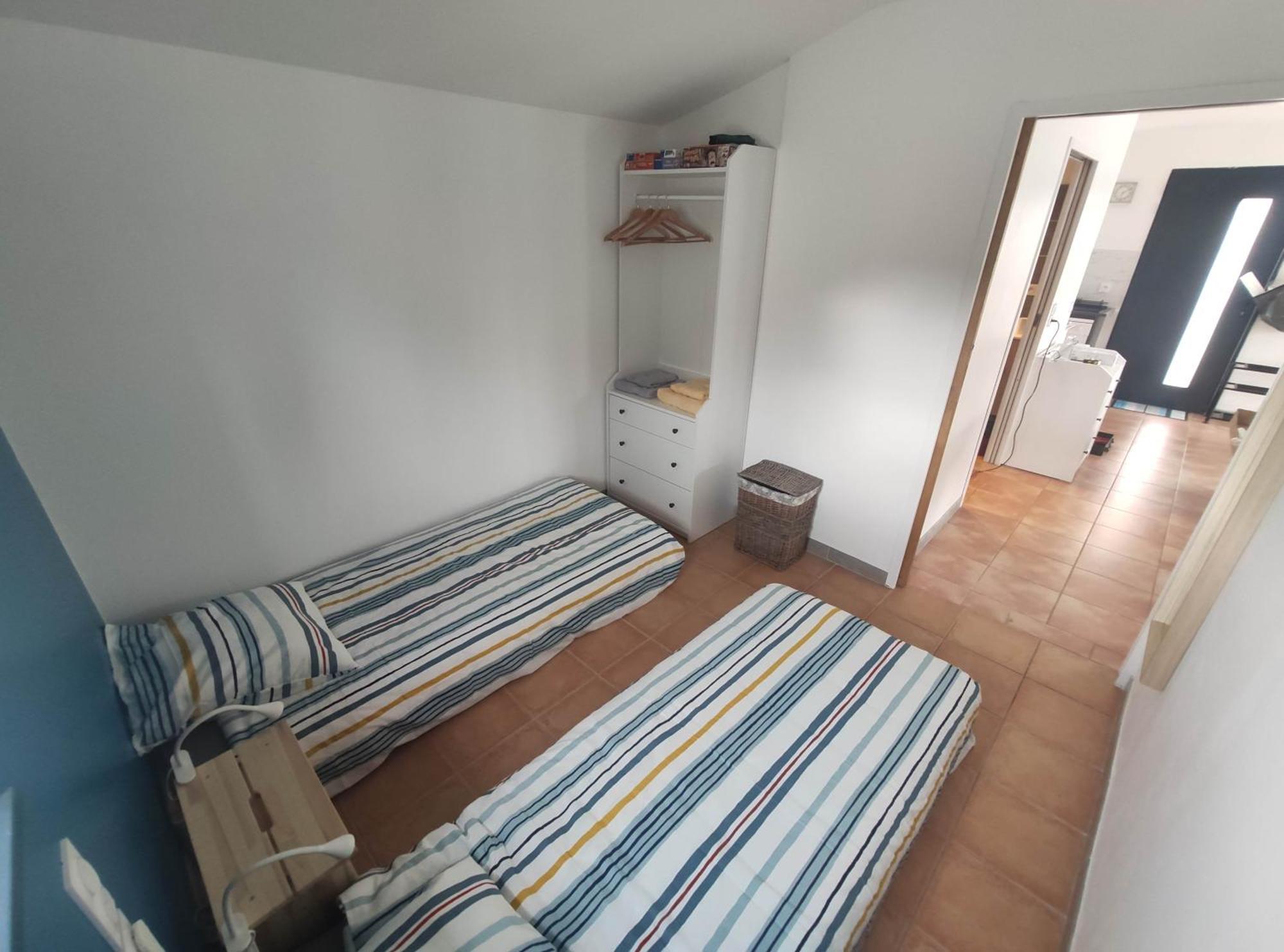 2 Maisons De 3 Et 2 Avec Grande Piscine Commune *