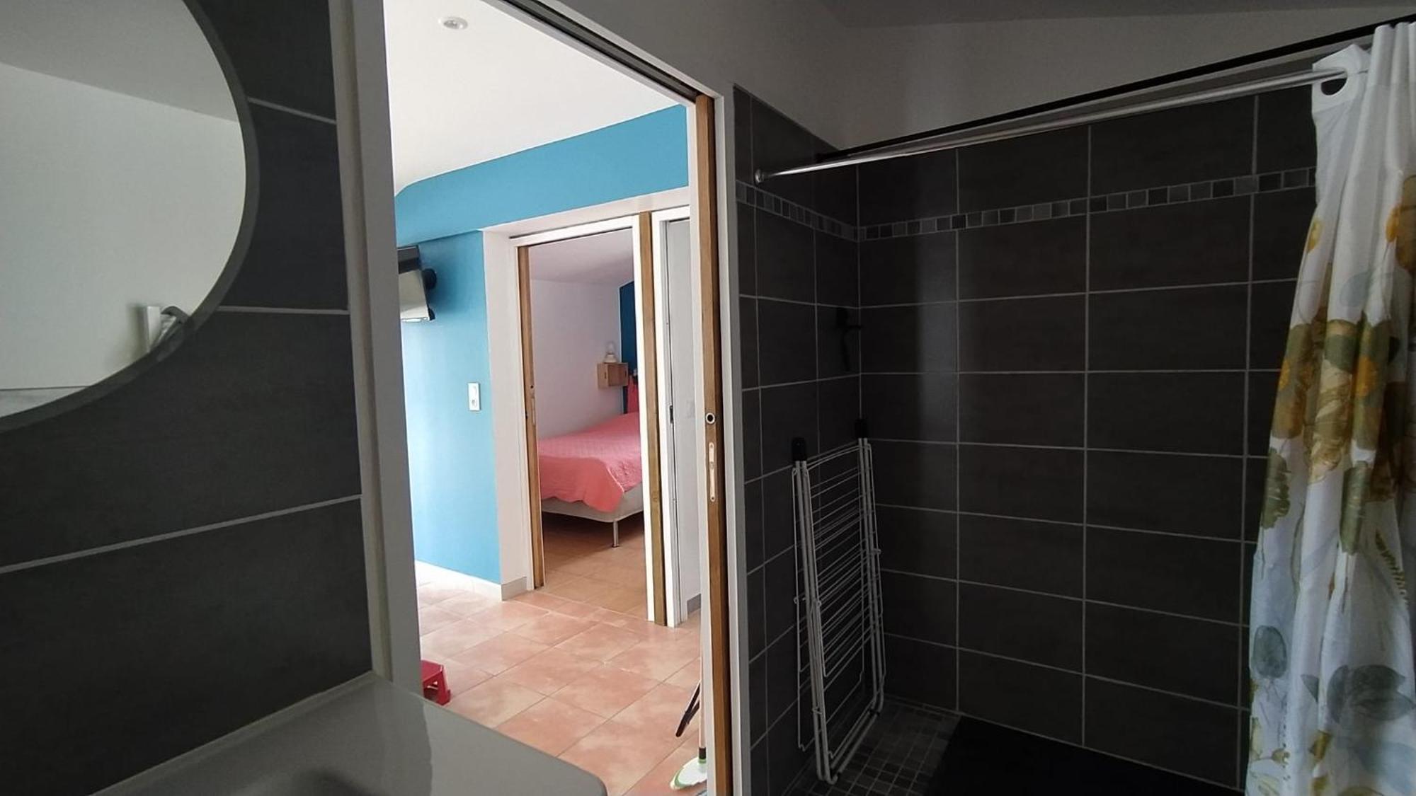 2 Maisons De 3 Et 2 Avec Grande Piscine Commune *